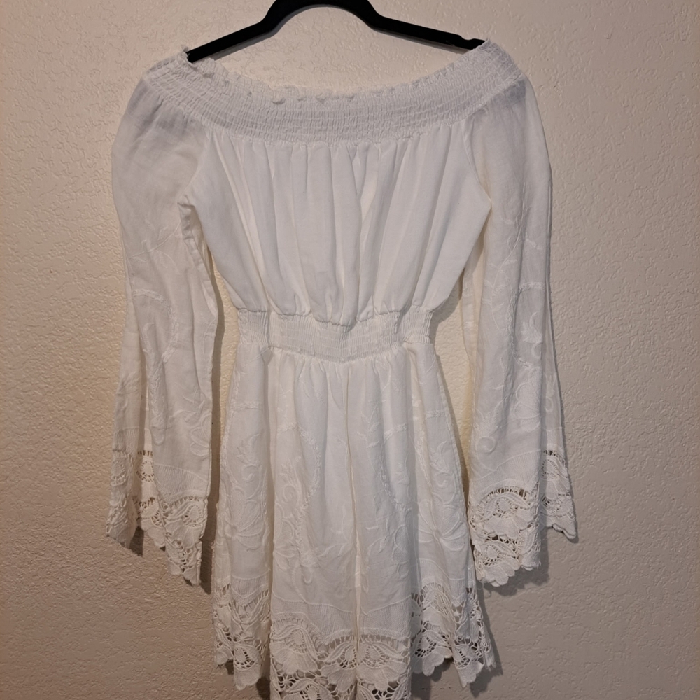 Elegant White Off-Shoulder Women's Top